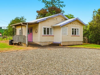 10 Cemetery Road, Matiere, Matiere