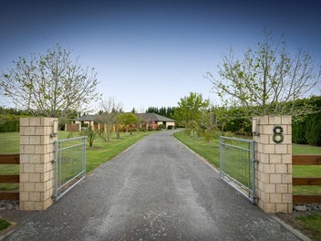 8 Devine Drive, Christchurch