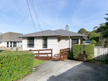 11B Greer Crescent, Tawa, Wellington