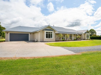 15 Twin Oaks Drive, Tamahere, Hamilton
