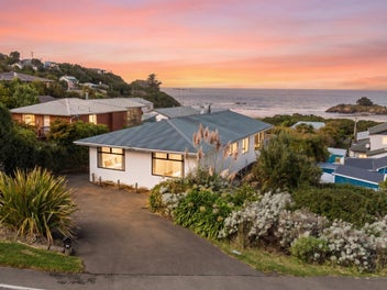 13 Seaview Road, Brighton, Dunedin