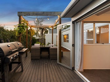 2/1 Hiwihau Place, Glenfield, Auckland