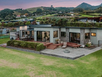 1 Ekuarangi Place, Kaitake, New Plymouth