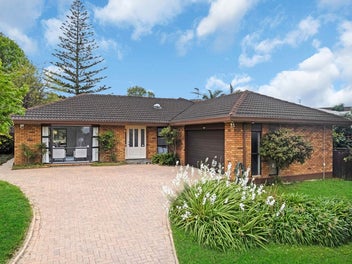 25 Lexington Drive, Botany Downs, Auckland
