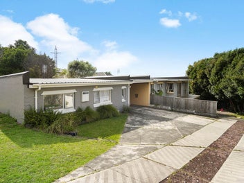 24 Edgeworth Road, Glenfield, Auckland