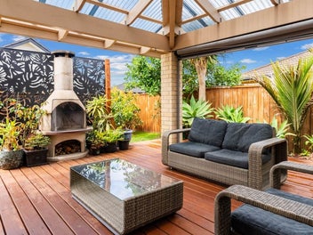 18 O'Farrell Drive, One Tree Point