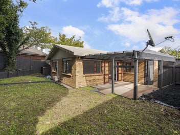 2E Lynbrooke Avenue, Blockhouse Bay, Auckland