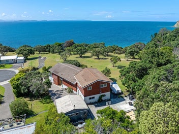 121 Pacific Parade, Army Bay, Whangaparaoa