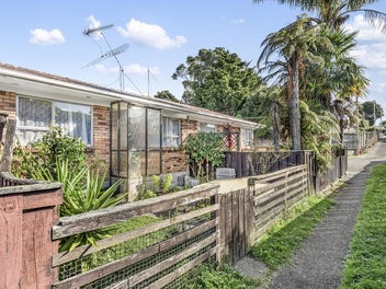 2/7A Mountain Road, Mount Wellington, Auckland