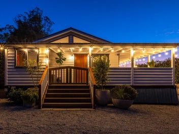 34 Alison Road, Surfdale, Waiheke Island