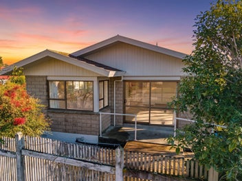 2/240 Songer Street, Stoke, Nelson