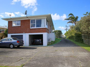 2/6 Stanley Road, Glenfield, Auckland