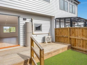 49D Oaktree Avenue, Browns Bay, Auckland