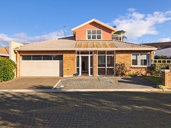 2 Edgecumbe Way, Tauranga, Tauranga