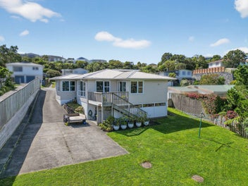 16 Cypress Drive, Maungaraki, Lower Hutt