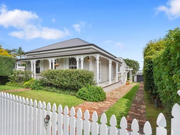 3 Russell Street, Stanley Point, Auckland