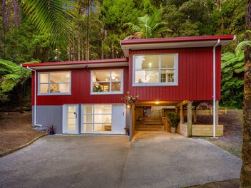 12 Kauri Loop Road, Oratia, Auckland