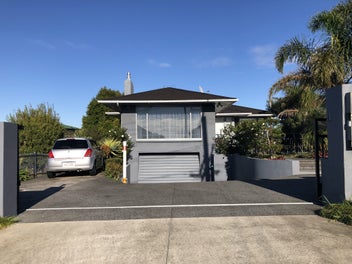 44B Bleakhouse Road, Howick, Auckland