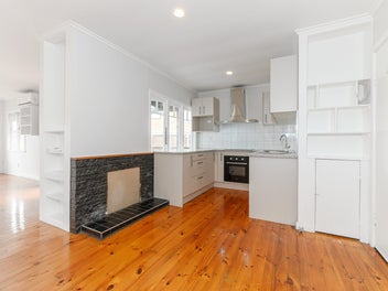 70 Hobsonville Road, West Harbour, Auckland