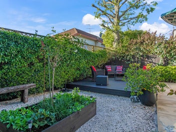 2/58 St Johns Road, Meadowbank, Auckland