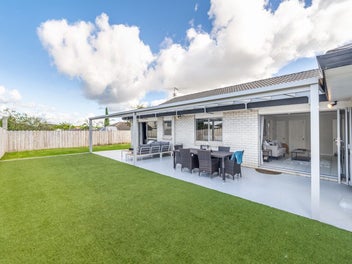 37 Bob Charles Drive, Golflands, Auckland