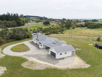 10 Monteith Street, Halcombe, Feilding