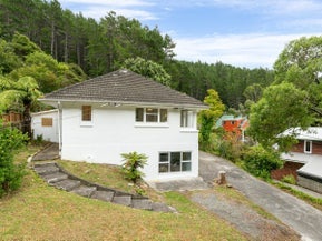60 Elmslie Road, Pinehaven, Upper Hutt