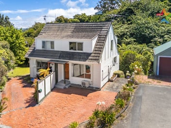 12A Jacaranda Grove, Maungaraki, Lower Hutt