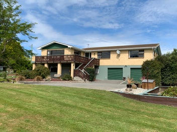 6 Halsey Street, Clinton