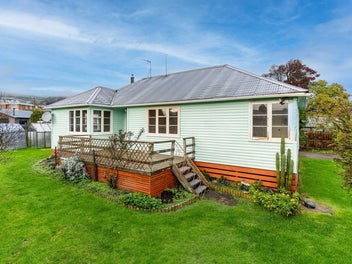 44 Brighton Road, Green Island, Dunedin