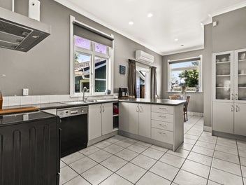 115 Charlotte Crescent, Mayfair, Hastings