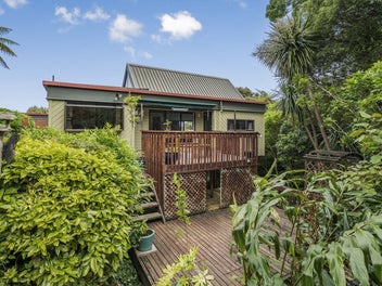 2/25 City View Grove, Harbour View, Lower Hutt