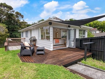 50 Powrie Street, Glenfield, Auckland