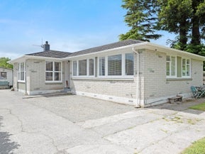 7 Ponderosa Grove, Maoribank, Upper Hutt