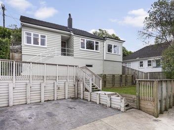 15 Aplin Terrace, Ngaio, Wellington