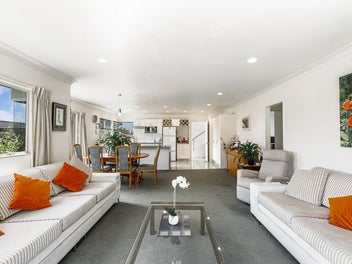 5 Ballini Rise, West Harbour, Auckland