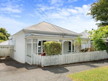 17 Seccombes Road, Epsom, Auckland