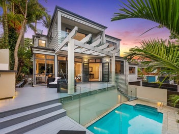 1A Whitby Crescent, Mairangi Bay, Auckland