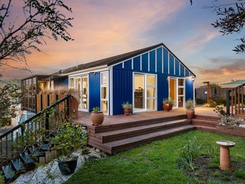 2/11 MERVYN PLACE, Plimmerton, Porirua