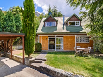 16B Greenstone Place, Fernhill, Queenstown