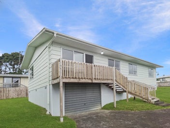 5 Flaunty Place, West Harbour, Auckland