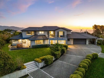 61 Mount Marua Way, Timberlea, Upper Hutt
