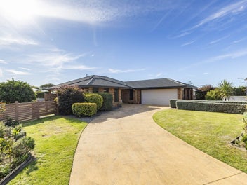 6 Royal Heights, Glen Avon, New Plymouth