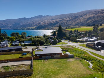 3 Lakefield Close, Kingston