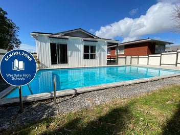 15 Ravenwood Drive, Forrest Hill, Auckland