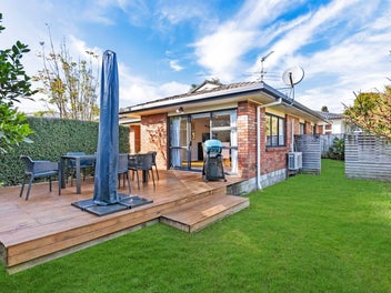 2/52 Shirley Avenue, Papakura, Papakura