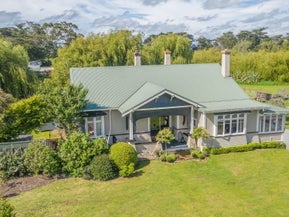 111 Avenue Road, Foxton