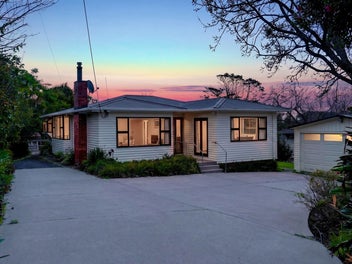 35 Kia Ora Road, Beach Haven, Auckland