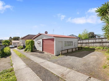 94 Forest Lake Road, Forest Lake, Hamilton