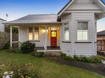 16 Mountain View Road, Morningside, Auckland